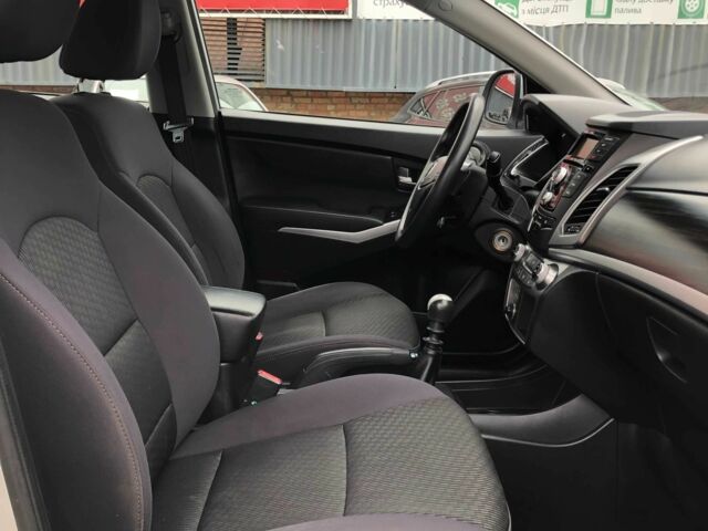 Серый Cанг Йонг Корандо, объемом двигателя 2 л и пробегом 83 тыс. км за 11450 $, фото 12 на Automoto.ua