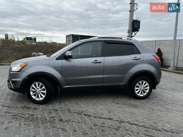 Серый Cанг Йонг Корандо, объемом двигателя 2 л и пробегом 181 тыс. км за 10200 $, фото 5 на Automoto.ua