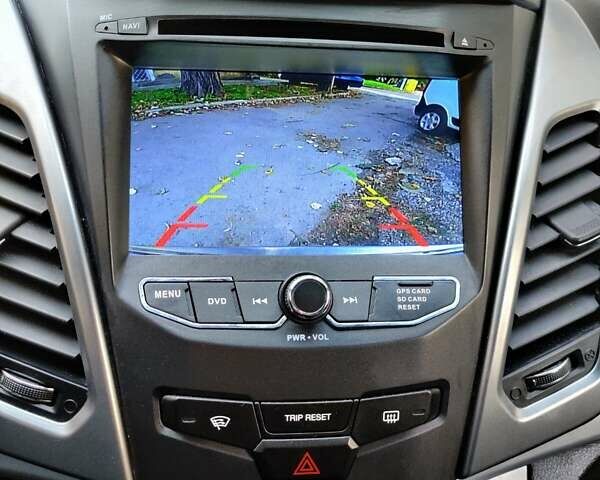 Сірий Cанг Йонг Korando, об'ємом двигуна 2 л та пробігом 179 тис. км за 9000 $, фото 7 на Automoto.ua