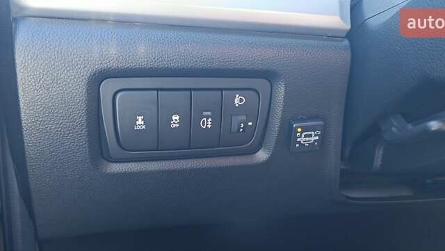 Серый Cанг Йонг Корандо, объемом двигателя 2 л и пробегом 160 тыс. км за 8900 $, фото 9 на Automoto.ua