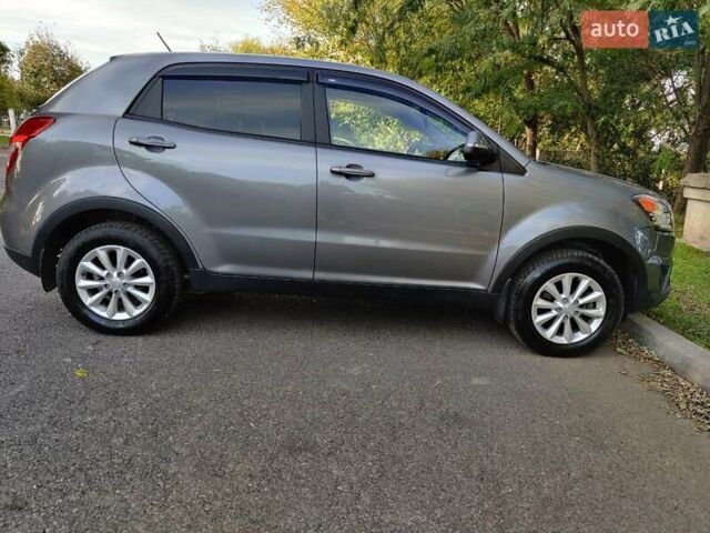 Сірий Cанг Йонг Korando, об'ємом двигуна 2 л та пробігом 179 тис. км за 9000 $, фото 1 на Automoto.ua