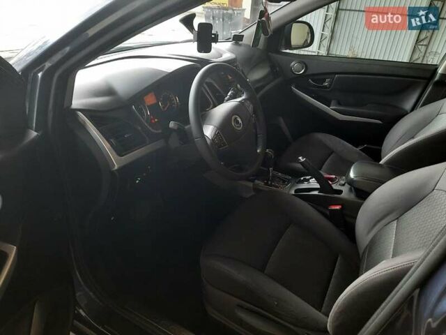 Серый Cанг Йонг Корандо, объемом двигателя 2 л и пробегом 204 тыс. км за 9500 $, фото 8 на Automoto.ua
