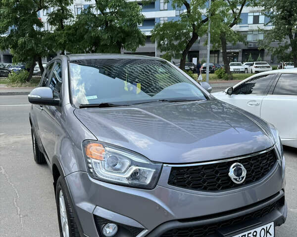 Сірий Cанг Йонг Korando, об'ємом двигуна 2 л та пробігом 176 тис. км за 10000 $, фото 1 на Automoto.ua