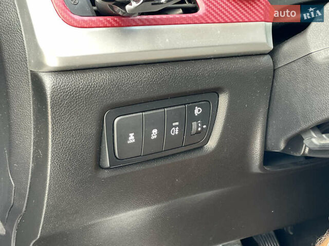 Сірий Cанг Йонг Korando, об'ємом двигуна 2 л та пробігом 194 тис. км за 10490 $, фото 19 на Automoto.ua