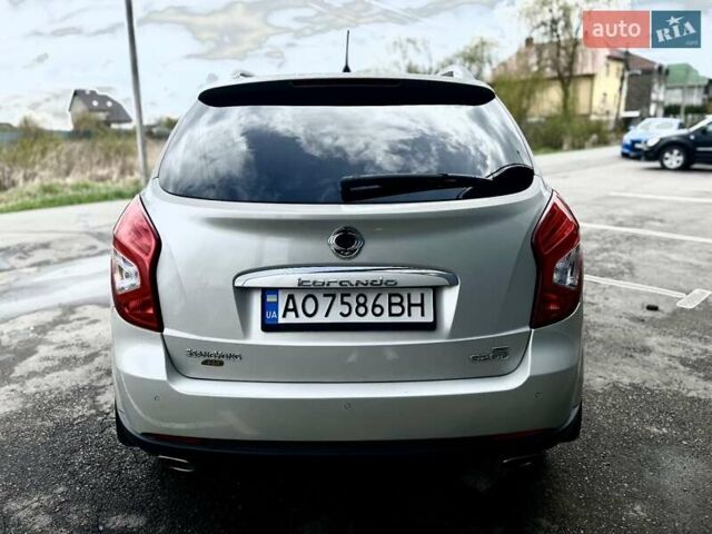 Серый Cанг Йонг Корандо, объемом двигателя 2 л и пробегом 160 тыс. км за 8900 $, фото 3 на Automoto.ua