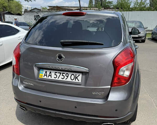 Сірий Cанг Йонг Korando, об'ємом двигуна 2 л та пробігом 176 тис. км за 10000 $, фото 11 на Automoto.ua