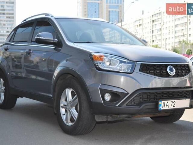Сірий Cанг Йонг Korando, об'ємом двигуна 2 л та пробігом 170 тис. км за 11000 $, фото 4 на Automoto.ua