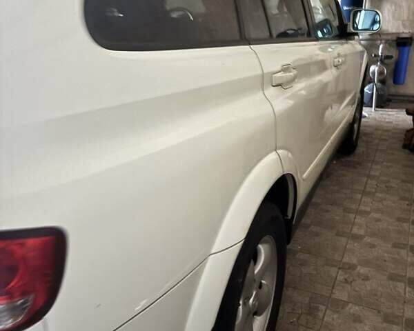 Белый Cанг Йонг Кирон, объемом двигателя 2 л и пробегом 140 тыс. км за 7500 $, фото 2 на Automoto.ua