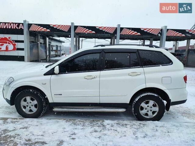 Білий Cанг Йонг Kyron, об'ємом двигуна 2 л та пробігом 159 тис. км за 7850 $, фото 8 на Automoto.ua