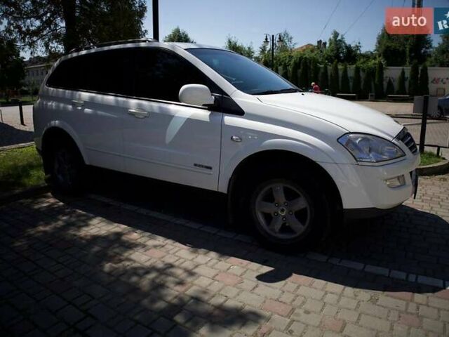 Белый Cанг Йонг Кирон, объемом двигателя 2 л и пробегом 168 тыс. км за 8999 $, фото 6 на Automoto.ua