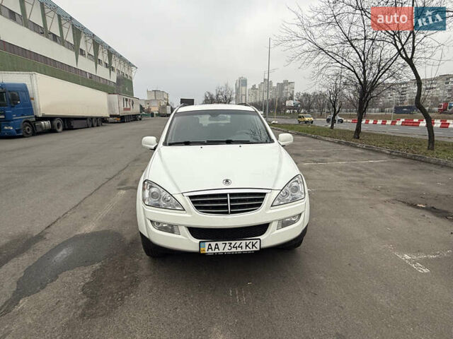 Белый Cанг Йонг Кирон, объемом двигателя 2 л и пробегом 190 тыс. км за 8800 $, фото 6 на Automoto.ua