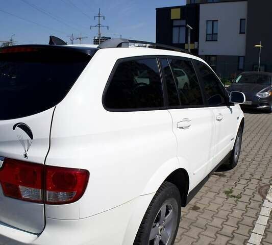 Белый Cанг Йонг Кирон, объемом двигателя 2 л и пробегом 168 тыс. км за 8999 $, фото 19 на Automoto.ua