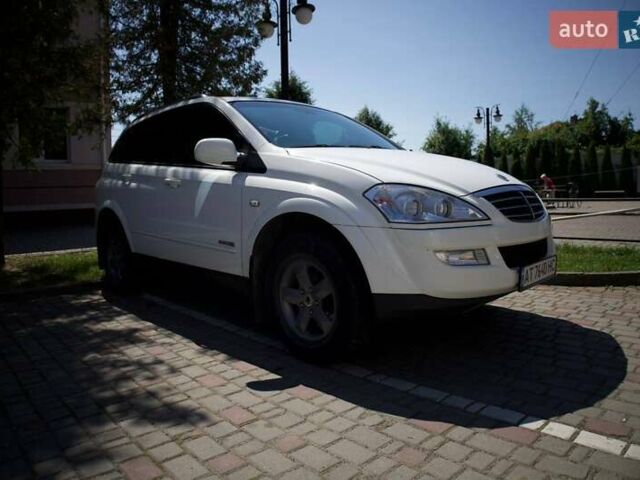 Белый Cанг Йонг Кирон, объемом двигателя 2 л и пробегом 168 тыс. км за 8999 $, фото 2 на Automoto.ua