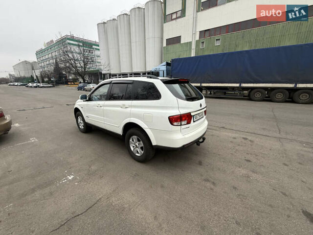 Белый Cанг Йонг Кирон, объемом двигателя 2 л и пробегом 190 тыс. км за 8800 $, фото 4 на Automoto.ua