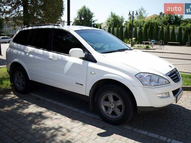 Белый Cанг Йонг Кирон, объемом двигателя 2 л и пробегом 168 тыс. км за 8999 $, фото 1 на Automoto.ua