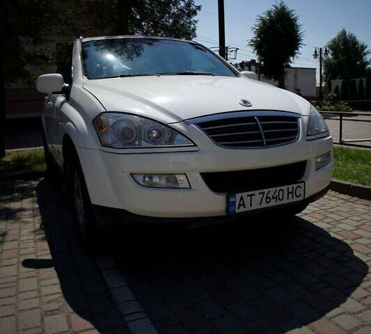 Белый Cанг Йонг Кирон, объемом двигателя 2 л и пробегом 168 тыс. км за 8999 $, фото 4 на Automoto.ua