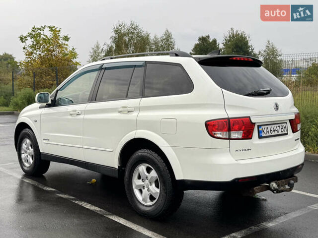 Белый Cанг Йонг Кирон, объемом двигателя 2 л и пробегом 162 тыс. км за 8500 $, фото 6 на Automoto.ua