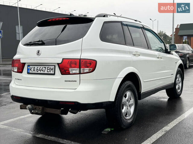 Белый Cанг Йонг Кирон, объемом двигателя 2 л и пробегом 162 тыс. км за 8500 $, фото 4 на Automoto.ua