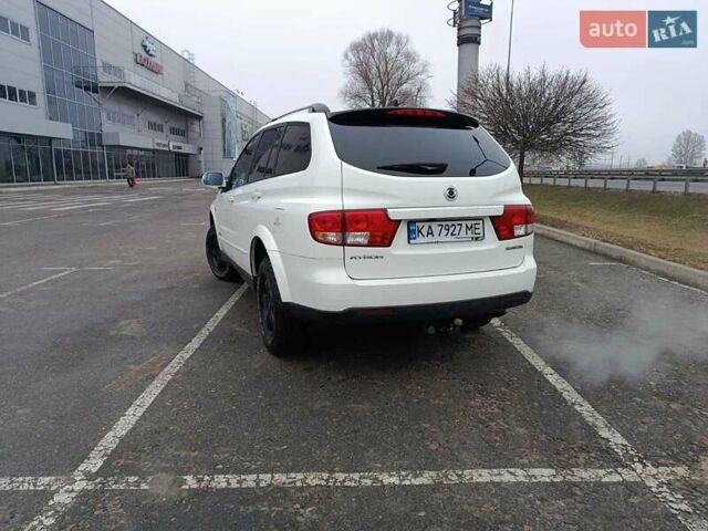 Белый Cанг Йонг Кирон, объемом двигателя 2 л и пробегом 150 тыс. км за 8000 $, фото 7 на Automoto.ua
