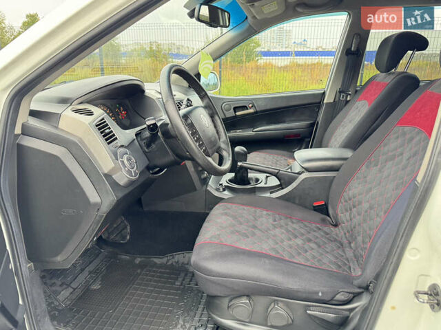 Белый Cанг Йонг Кирон, объемом двигателя 2 л и пробегом 162 тыс. км за 8500 $, фото 8 на Automoto.ua