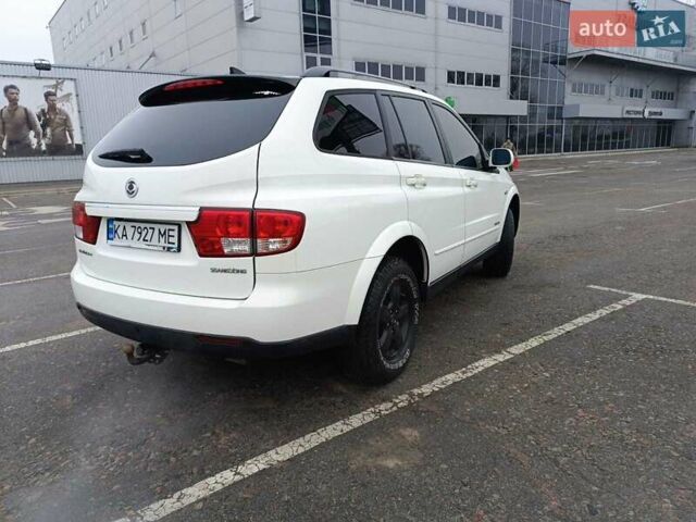 Белый Cанг Йонг Кирон, объемом двигателя 2 л и пробегом 150 тыс. км за 8000 $, фото 6 на Automoto.ua