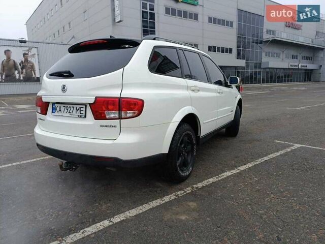 Белый Cанг Йонг Кирон, объемом двигателя 2 л и пробегом 150 тыс. км за 8000 $, фото 5 на Automoto.ua