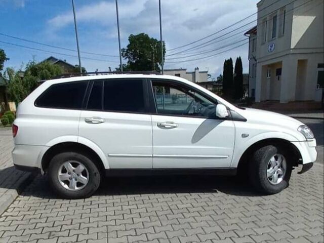 Белый Cанг Йонг Кирон, объемом двигателя 2 л и пробегом 155 тыс. км за 6600 $, фото 4 на Automoto.ua