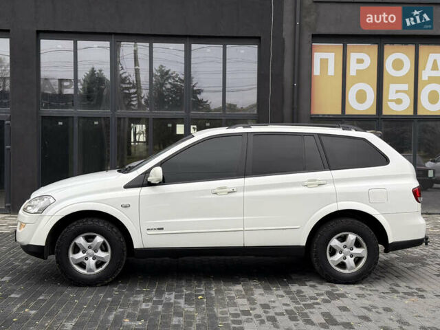 Белый Cанг Йонг Кирон, объемом двигателя 2 л и пробегом 180 тыс. км за 9500 $, фото 3 на Automoto.ua