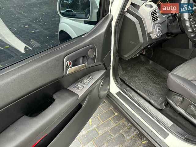 Белый Cанг Йонг Кирон, объемом двигателя 2 л и пробегом 180 тыс. км за 9500 $, фото 17 на Automoto.ua