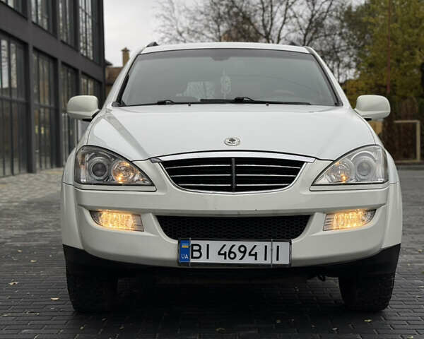 Белый Cанг Йонг Кирон, объемом двигателя 2 л и пробегом 180 тыс. км за 9500 $, фото 13 на Automoto.ua