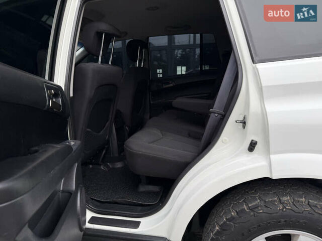 Белый Cанг Йонг Кирон, объемом двигателя 2 л и пробегом 180 тыс. км за 9500 $, фото 23 на Automoto.ua