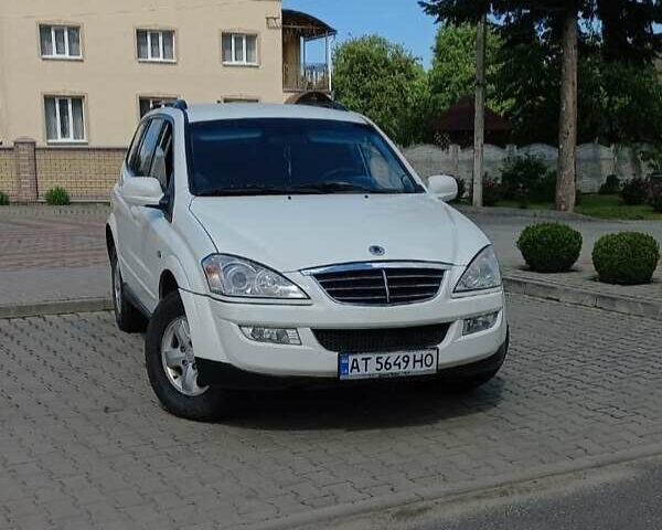 Белый Cанг Йонг Кирон, объемом двигателя 2 л и пробегом 155 тыс. км за 6600 $, фото 2 на Automoto.ua