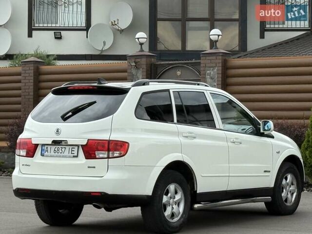 Білий Cанг Йонг Kyron, об'ємом двигуна 2 л та пробігом 300 тис. км за 7500 $, фото 26 на Automoto.ua