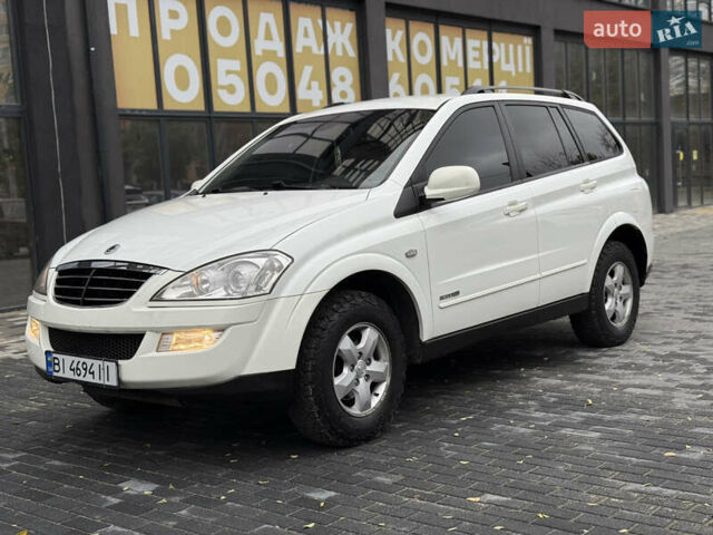 Белый Cанг Йонг Кирон, объемом двигателя 2 л и пробегом 180 тыс. км за 9500 $, фото 1 на Automoto.ua