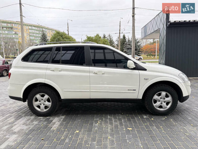 Белый Cанг Йонг Кирон, объемом двигателя 2 л и пробегом 180 тыс. км за 9500 $, фото 10 на Automoto.ua