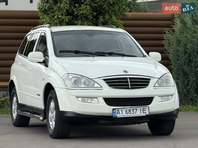 Білий Cанг Йонг Kyron, об'ємом двигуна 2 л та пробігом 300 тис. км за 7500 $, фото 7 на Automoto.ua
