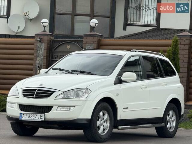 Білий Cанг Йонг Kyron, об'ємом двигуна 2 л та пробігом 300 тис. км за 7500 $, фото 5 на Automoto.ua