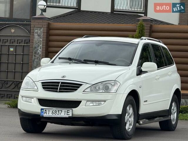 Білий Cанг Йонг Kyron, об'ємом двигуна 2 л та пробігом 300 тис. км за 7500 $, фото 2 на Automoto.ua