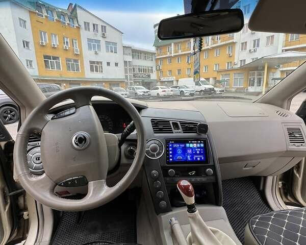 Бежевый Cанг Йонг Кирон, объемом двигателя 2 л и пробегом 240 тыс. км за 5800 $, фото 10 на Automoto.ua