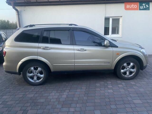 Бежевий Cанг Йонг Kyron, об'ємом двигуна 2 л та пробігом 160 тис. км за 7800 $, фото 3 на Automoto.ua