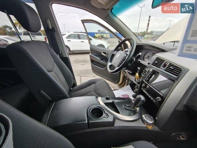 Бежевый Cанг Йонг Кирон, объемом двигателя 2 л и пробегом 221 тыс. км за 7500 $, фото 28 на Automoto.ua