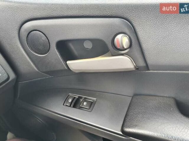 Бежевый Cанг Йонг Кирон, объемом двигателя 2 л и пробегом 221 тыс. км за 7500 $, фото 19 на Automoto.ua