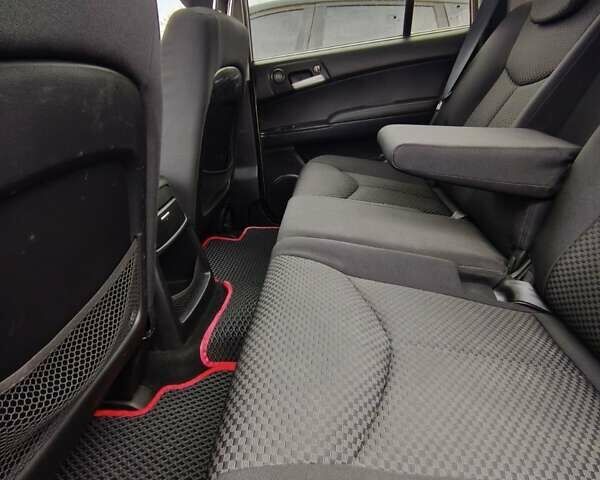 Бежевый Cанг Йонг Кирон, объемом двигателя 2 л и пробегом 221 тыс. км за 7500 $, фото 14 на Automoto.ua