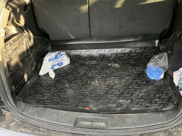 Чорний Cанг Йонг Kyron, об'ємом двигуна 2 л та пробігом 186 тис. км за 4100 $, фото 4 на Automoto.ua