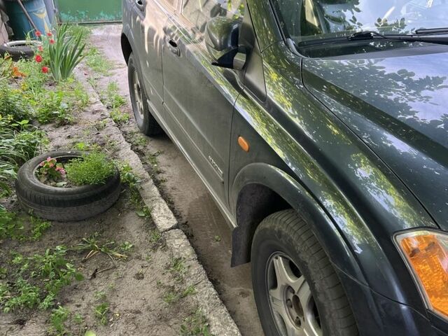Чорний Cанг Йонг Kyron, об'ємом двигуна 2 л та пробігом 186 тис. км за 4100 $, фото 2 на Automoto.ua