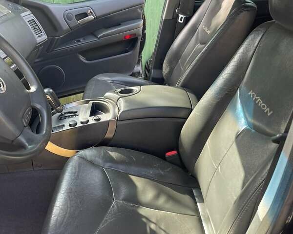 Cанг Йонг Кирон 2006 в Косове на Automoto.ua Черный Cанг Йонг Кирон, объемом двигателя 2 л и пробегом 304 тыс. км за 5600 $, фото 12 на Automoto.ua