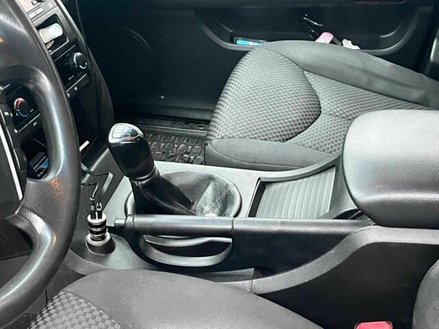 Чорний Cанг Йонг Kyron, об'ємом двигуна 2 л та пробігом 285 тис. км за 4490 $, фото 19 на Automoto.ua