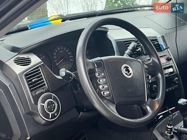 Чорний Cанг Йонг Kyron, об'ємом двигуна 2 л та пробігом 285 тис. км за 4490 $, фото 17 на Automoto.ua