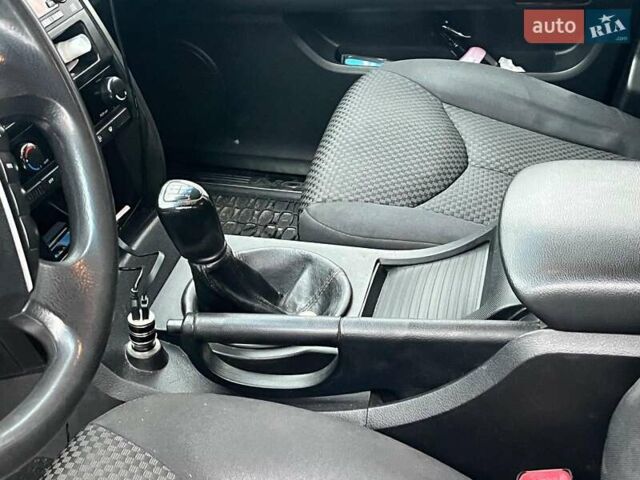 Чорний Cанг Йонг Kyron, об'ємом двигуна 2 л та пробігом 285 тис. км за 4490 $, фото 19 на Automoto.ua