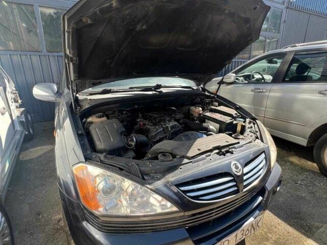 Чорний Cанг Йонг Kyron, об'ємом двигуна 2 л та пробігом 161 тис. км за 3150 $, фото 9 на Automoto.ua